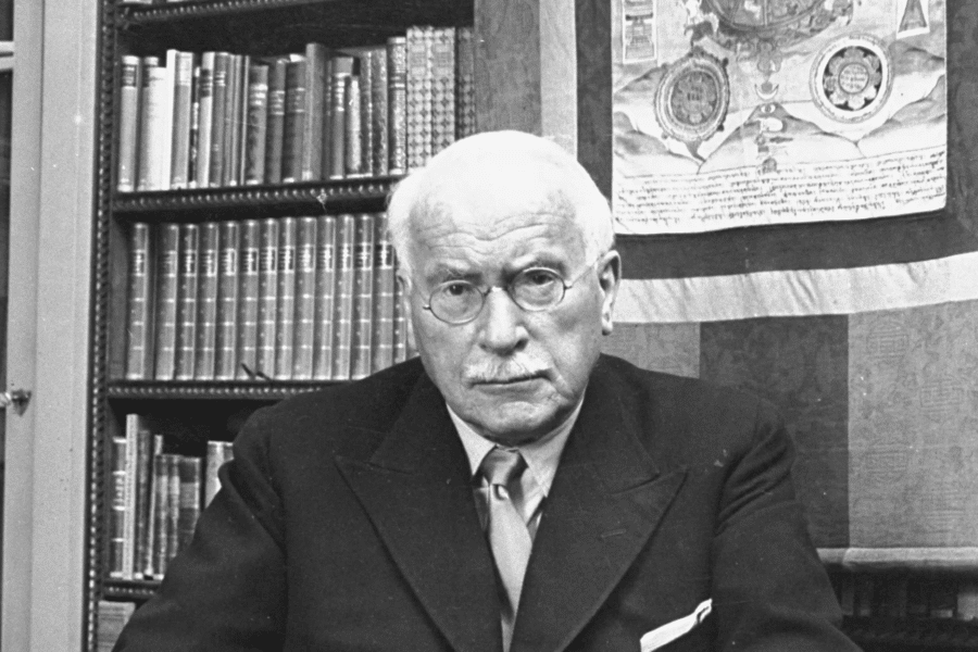 qual o nome da psicologia estudada por Carl Jung