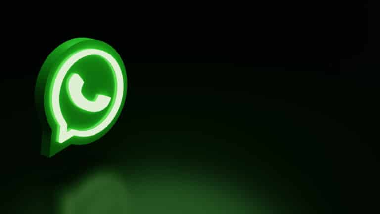 O marketing no WhatsApp tem se tornado uma das estratégias mais eficazes para empresas se conectarem diretamente com seus clientes, oferecendo um atendimento rápido