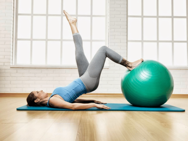 O Pilates é um método de condicionamento físico e mental criado por Joseph Pilates no início do século XX.
