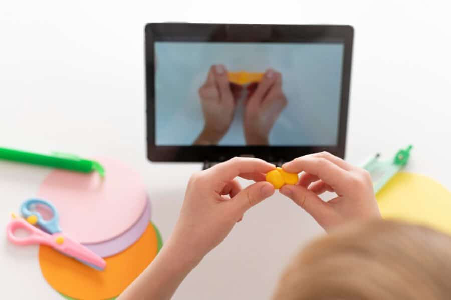 Como usar o tablet infantil para desenvolver o foco e a criatividade da criança