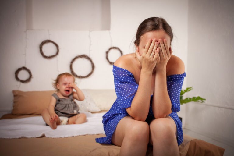 Existe diferença entre depressão pós-parto e baby blues