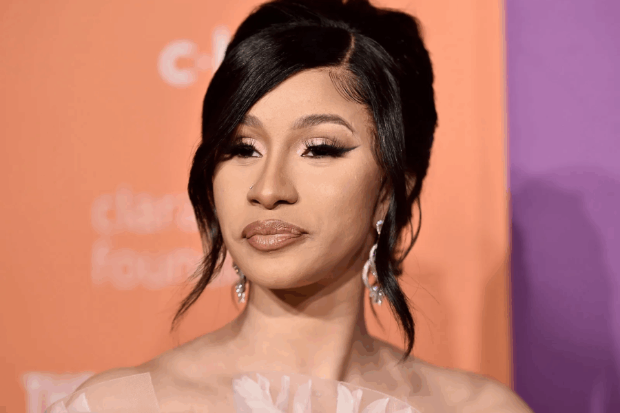 Qual a altura de Cardi B? Descubra a medida exata da rapper famosa