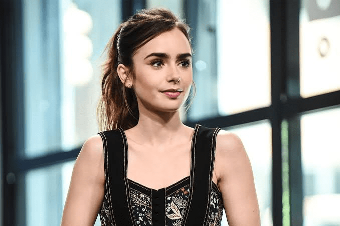 Qual a altura de Lily Collins? Descubra a Estatura Exata da Atriz