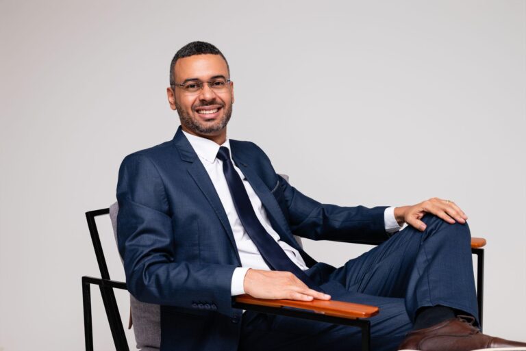 Em artigo publicado no exterior, o advogado Thiago Fernandes dos Santos esclarece os principais desafios regulatórios e estratégias para que empresas americanas possam ingressar no mercado brasileiro com segurança jurídica