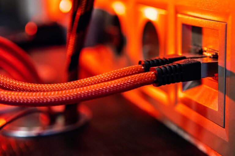 Entenda por que o cabo SFP+ 10G é essencial para data centers modernos