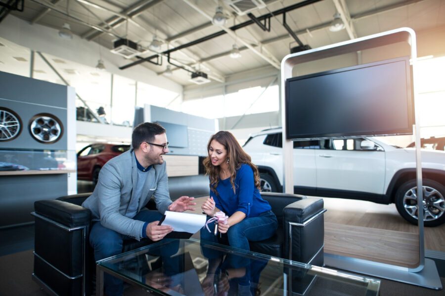 Dicas para negociar melhor em uma concessionária Toyota