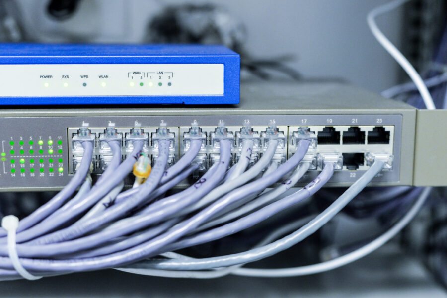 Transceptor óptico: o que é, como funciona e por que é essencial em redes de alta velocidade