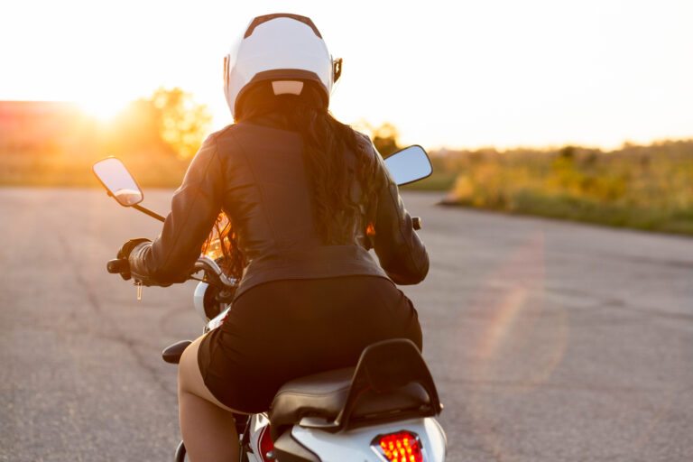 Acessórios que fazem diferença no verão para quem anda de moto
