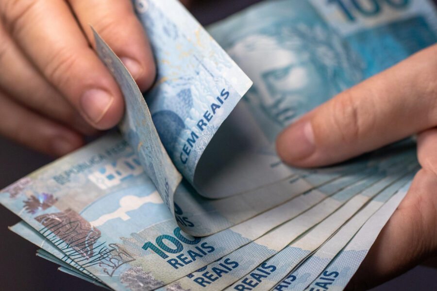 Crédito com desconto mais previsível entra no radar de trabalhadores com carteira assinada