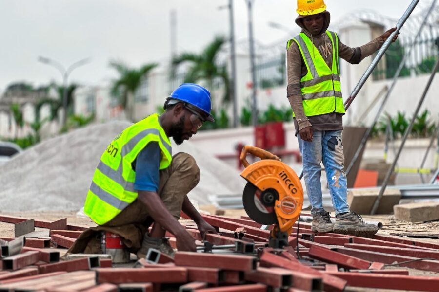 Aluguel de Equipamentos de Construção em São Paulo: Como Economizar e Ganhar Eficiência na Obra 