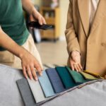 Como Escolher Tecidos Resistentes para Uniformes de Trabalho Doméstico